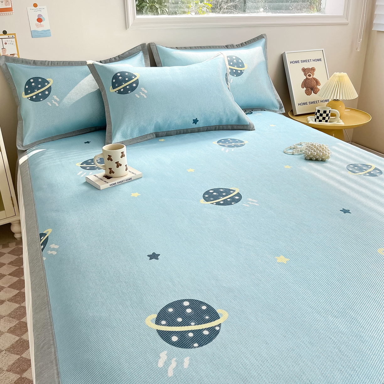 91家纺网 家纺一手货源 找家纺 懒猫家纺 2026新款250D数码印花宽边圆网冰丝凉席 探索星球