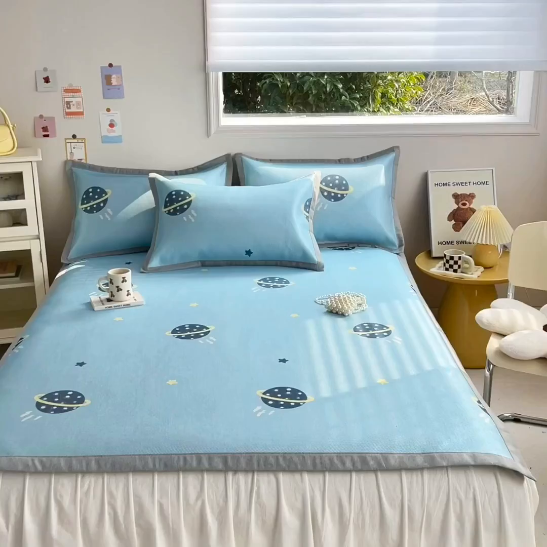 91家纺网 家纺一手货源 找家纺 懒猫家纺 2026新款250D数码印花宽边圆网冰丝凉席 探索星球