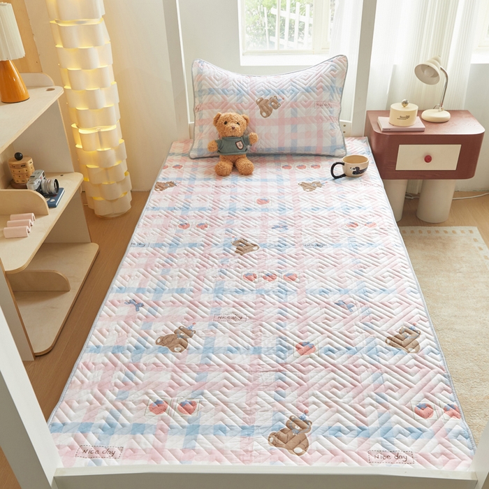 91家纺网 家纺一手货源 找家纺 舒居家纺 2026新款学生床全棉软床垫床盖 生日熊