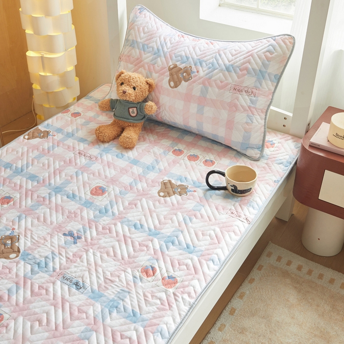 91家纺网 家纺一手货源 找家纺 舒居家纺 2026新款学生床全棉软床垫床盖 生日熊