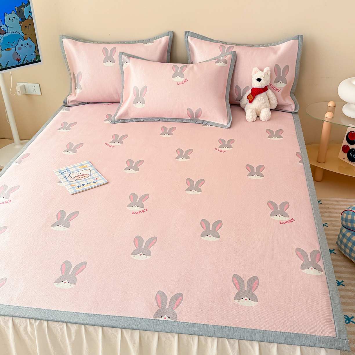 91家纺网 家纺一手货源 找家纺 懒猫家纺 2026新款250D数码印花宽边圆网冰丝凉席 小兔子