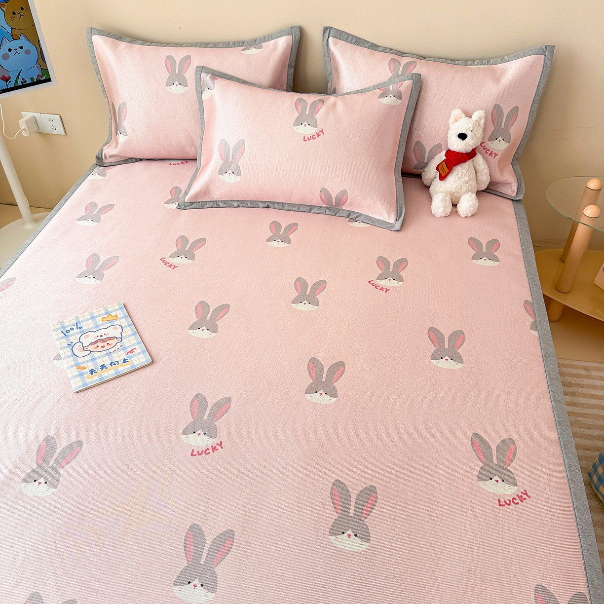 91家纺网 家纺一手货源 找家纺 懒猫家纺 2026新款250D数码印花宽边圆网冰丝凉席 小兔子