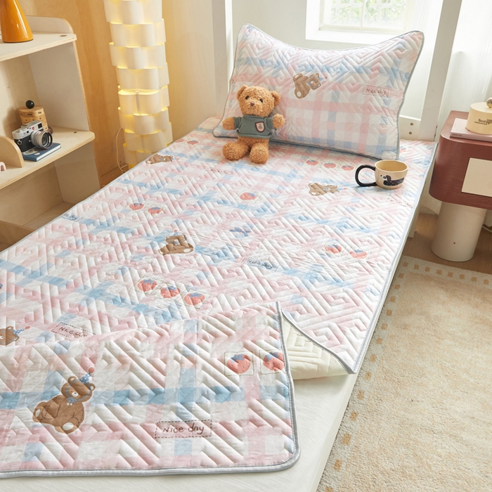 91家纺网 家纺一手货源 找家纺 舒居家纺 2026新款学生床全棉软床垫床盖 生日熊