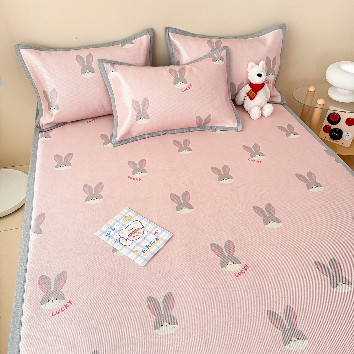 91家纺网 家纺一手货源 找家纺 懒猫家纺 2026新款250D数码印花宽边圆网冰丝凉席 小兔子