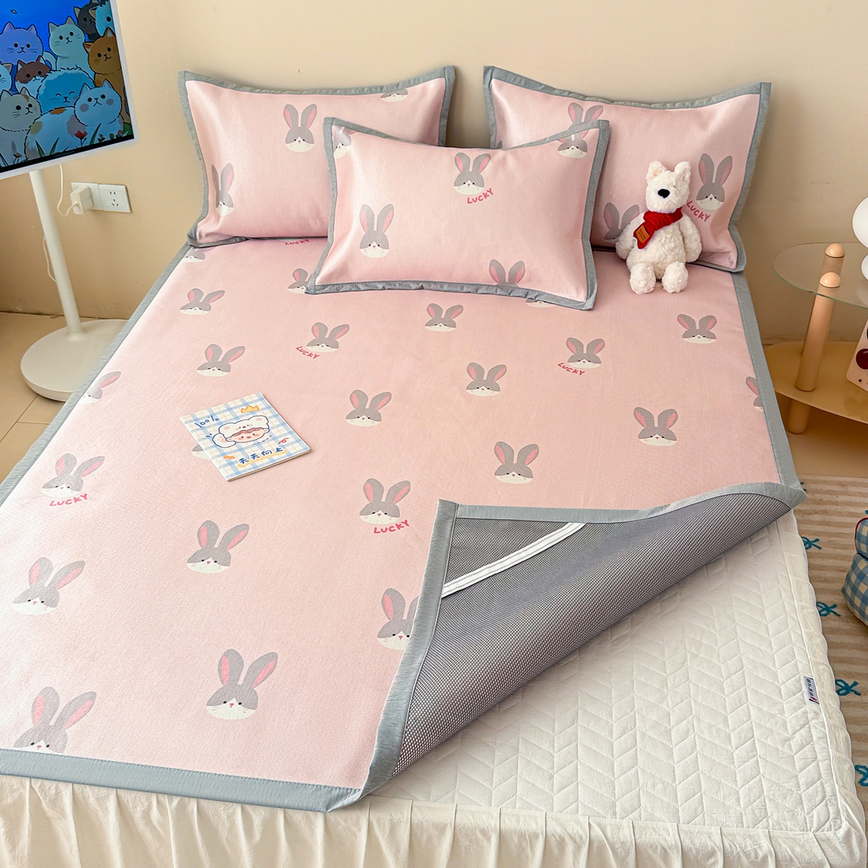 91家纺网 家纺一手货源 找家纺 懒猫家纺 2026新款250D数码印花宽边圆网冰丝凉席 小兔子