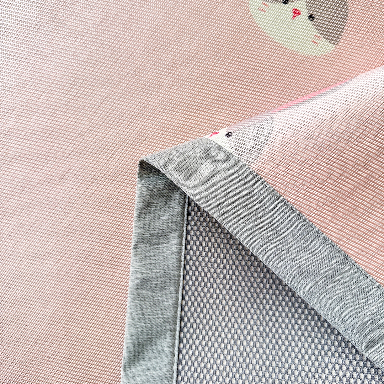 91家纺网 家纺一手货源 找家纺 懒猫家纺 2026新款250D数码印花宽边圆网冰丝凉席 小兔子