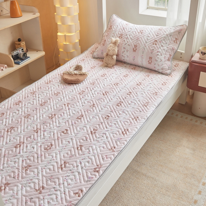 91家纺网 家纺一手货源 找家纺 舒居家纺 2026新款学生床全棉软床垫床盖 唐顿庄园