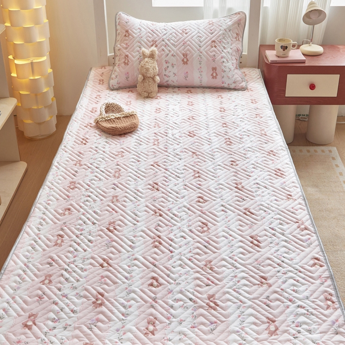 91家纺网 家纺一手货源 找家纺 舒居家纺 2026新款学生床全棉软床垫床盖 唐顿庄园