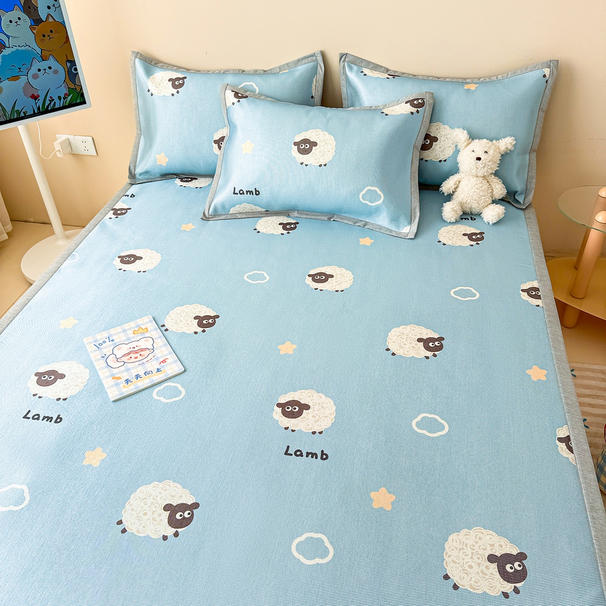 91家纺网 家纺一手货源 找家纺 懒猫家纺 2026新款250D数码印花宽边圆网冰丝凉席 小羊咩咩