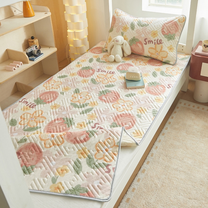 91家纺网 家纺一手货源 找家纺 舒居家纺 2026新款学生床全棉软床垫床盖 微笑草莓