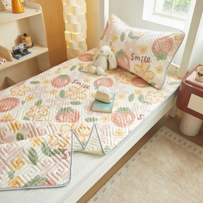 91家纺网 家纺一手货源 找家纺 舒居家纺 2026新款学生床全棉软床垫床盖 微笑草莓