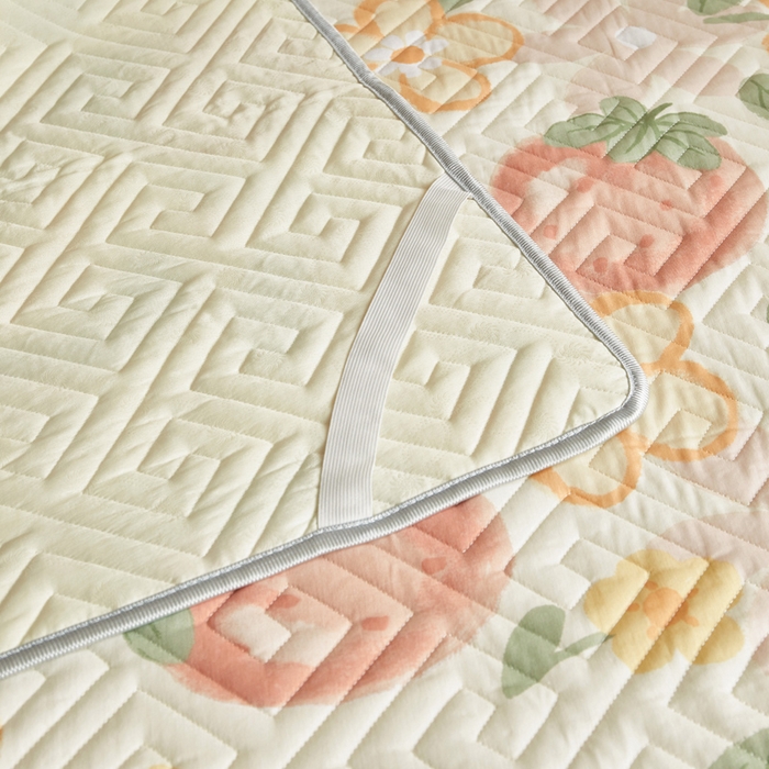 91家纺网 家纺一手货源 找家纺 舒居家纺 2026新款学生床全棉软床垫床盖 微笑草莓