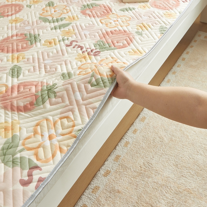 91家纺网 家纺一手货源 找家纺 舒居家纺 2026新款学生床全棉软床垫床盖 微笑草莓