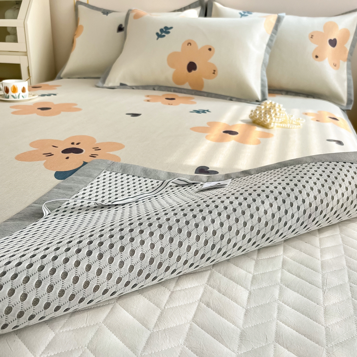 91家纺网 家纺一手货源 找家纺 懒猫家纺 2026新款250D数码印花宽边圆网冰丝凉席 邂逅