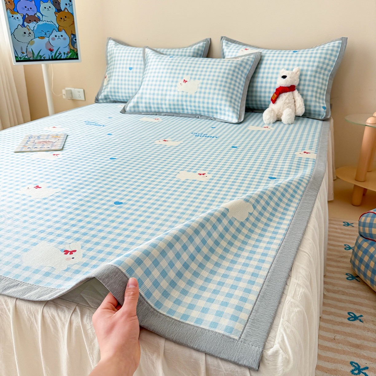 91家纺网 家纺一手货源 找家纺 懒猫家纺 2026新款250D数码印花宽边圆网冰丝凉席 心心小兔