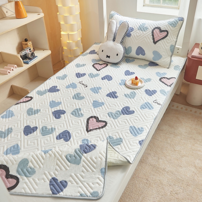 91家纺网 家纺一手货源 找家纺 舒居家纺 2026新款学生床全棉软床垫床盖 心心颜颜