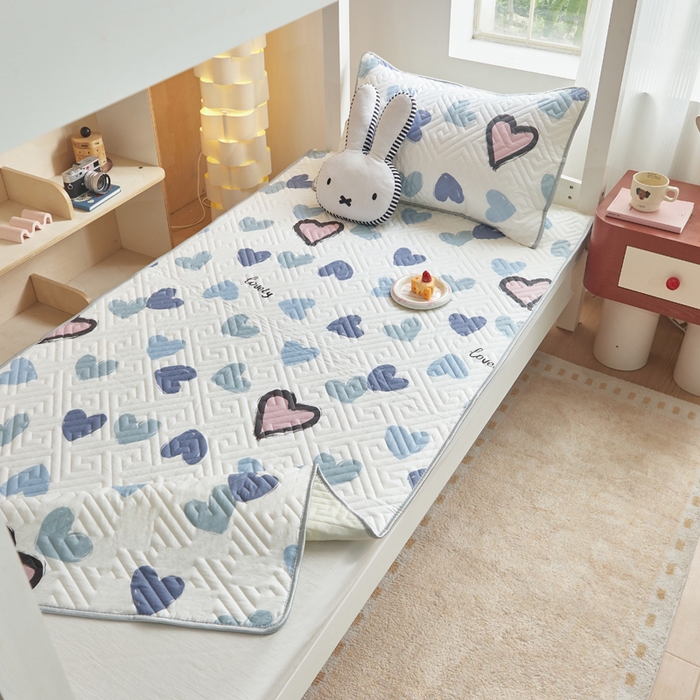 91家纺网 家纺一手货源 找家纺 舒居家纺 2026新款学生床全棉软床垫床盖 心心颜颜