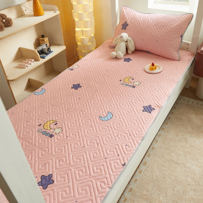 91家纺网 家纺一手货源 找家纺 舒居家纺 2026新款学生床全棉软床垫床盖 月之心