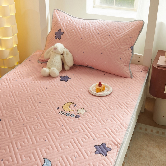 91家纺网 家纺一手货源 找家纺 舒居家纺 2026新款学生床全棉软床垫床盖 月之心