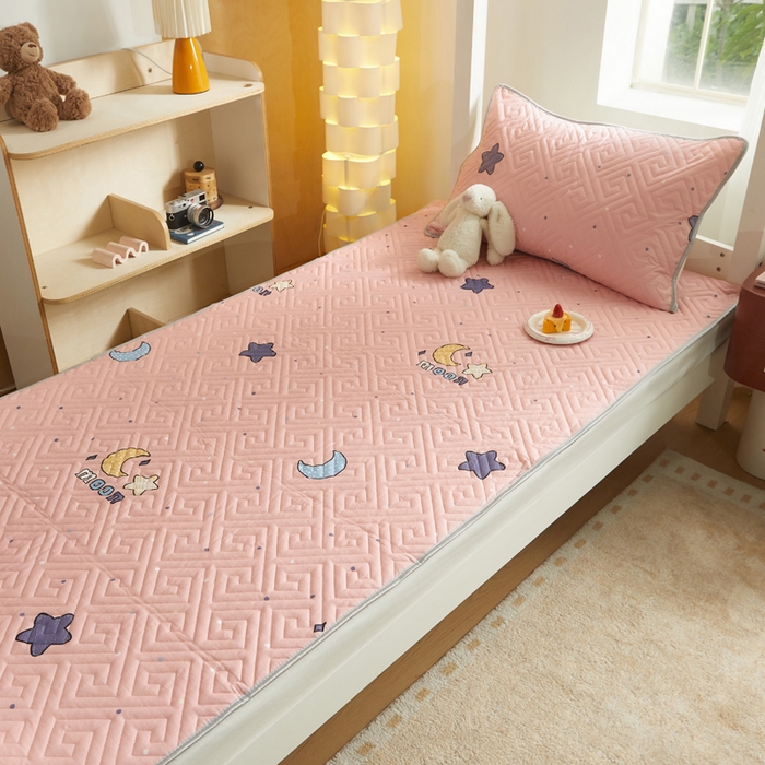 91家纺网 家纺一手货源 找家纺 舒居家纺 2026新款学生床全棉软床垫床盖 月之心