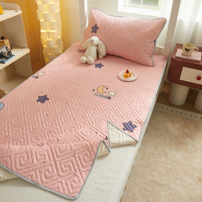 91家纺网 家纺一手货源 找家纺 舒居家纺 2026新款学生床全棉软床垫床盖 月之心