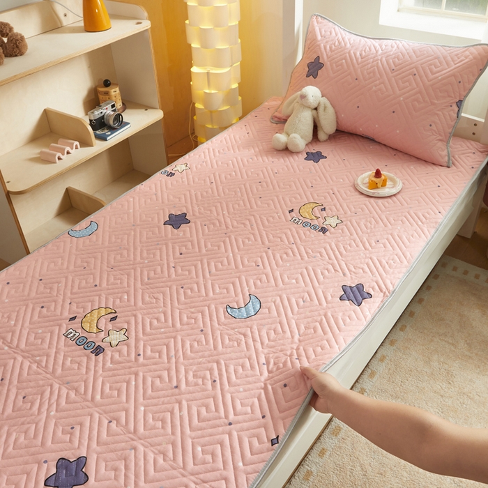 91家纺网 家纺一手货源 找家纺 舒居家纺 2026新款学生床全棉软床垫床盖 月之心