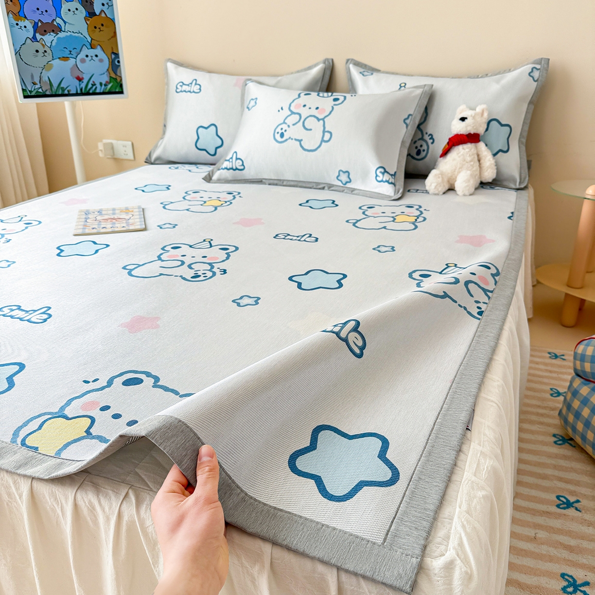 91家纺网 家纺一手货源 找家纺 懒猫家纺 2026新款250D数码印花宽边圆网冰丝凉席 星光小熊