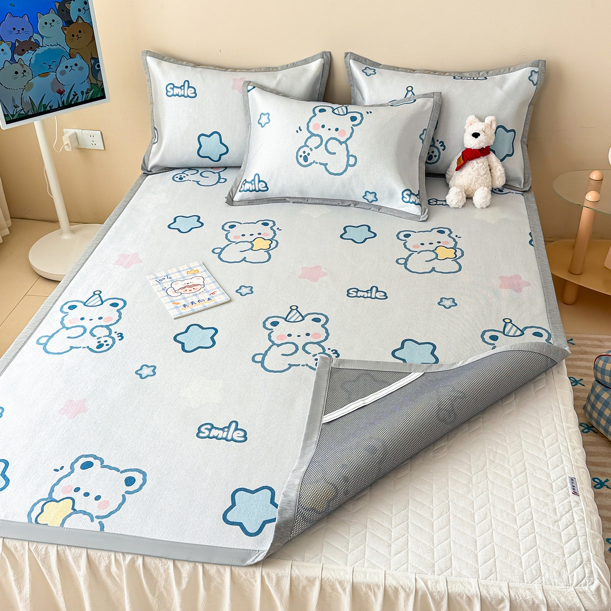 91家纺网 家纺一手货源 找家纺 懒猫家纺 2026新款250D数码印花宽边圆网冰丝凉席 星光小熊