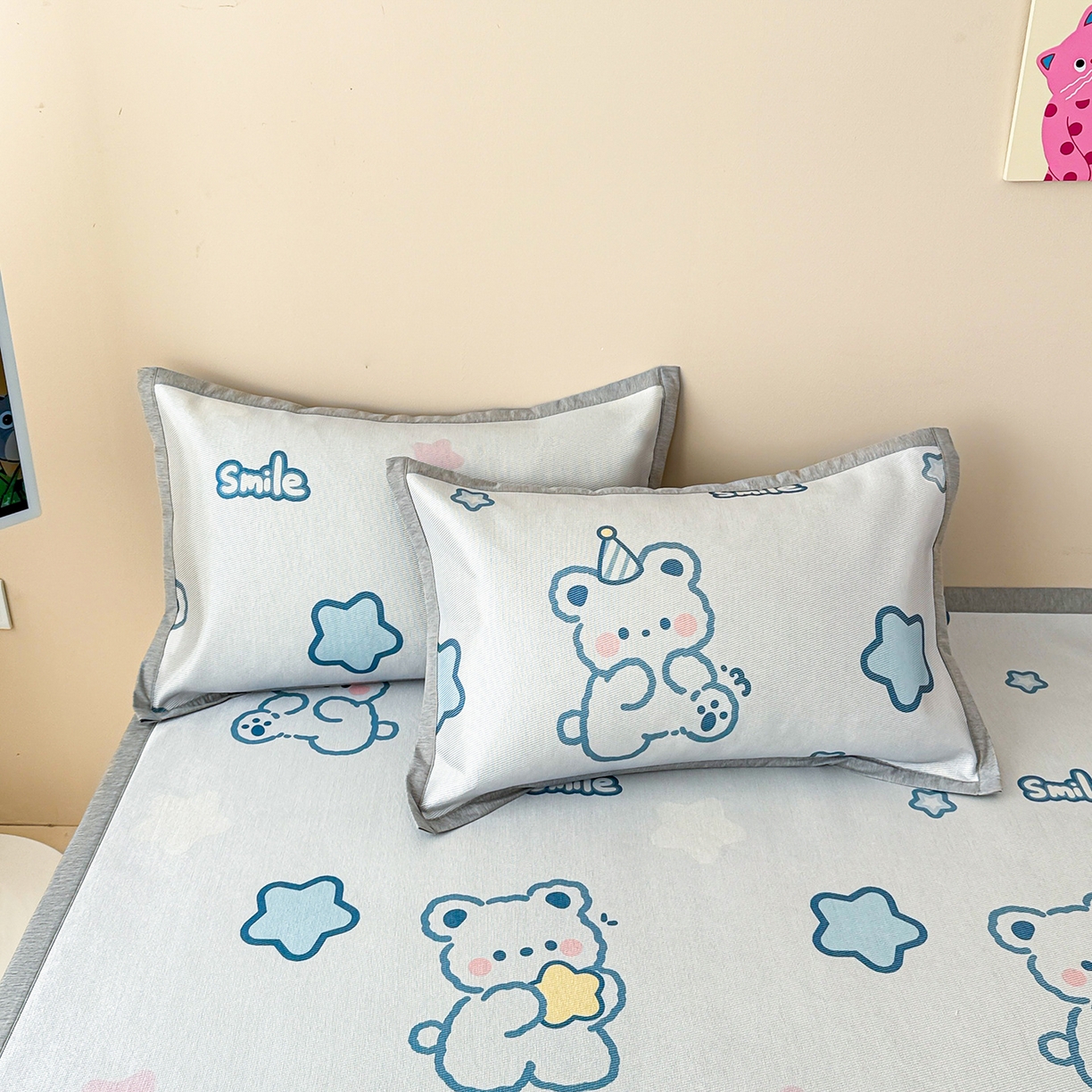 91家纺网 家纺一手货源 找家纺 懒猫家纺 2026新款250D数码印花宽边圆网冰丝凉席 星光小熊