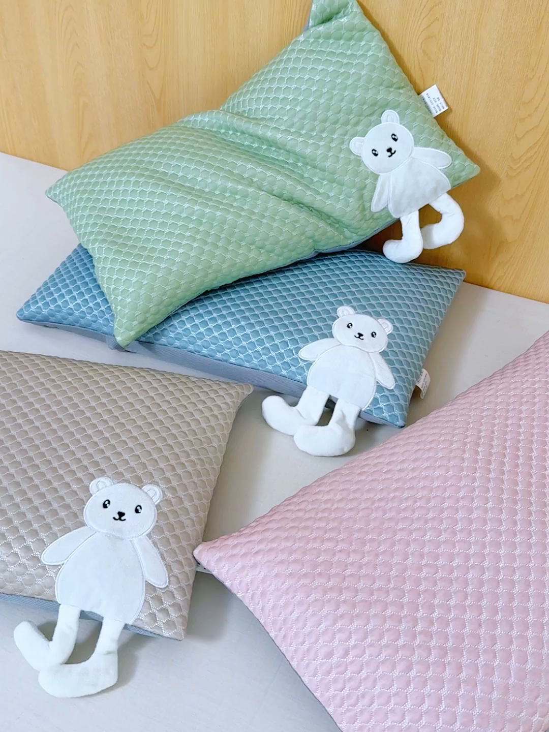 91家纺网 家纺一手货源 找家纺 （总）仁宇枕业 2026新款冰豆豆凉豆豆婴幼儿卡通长腿熊系列荞麦芯棉花芯乳胶枕头枕芯