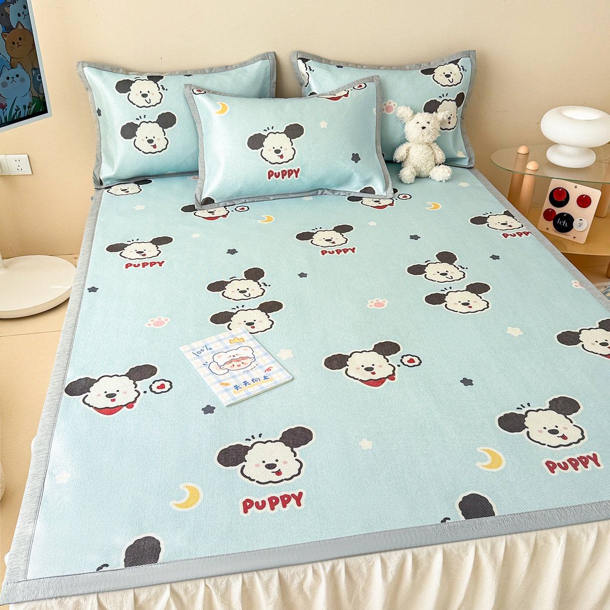 91家纺网 家纺一手货源 找家纺 懒猫家纺 2026新款250D数码印花宽边圆网冰丝凉席 星月小狗-蓝