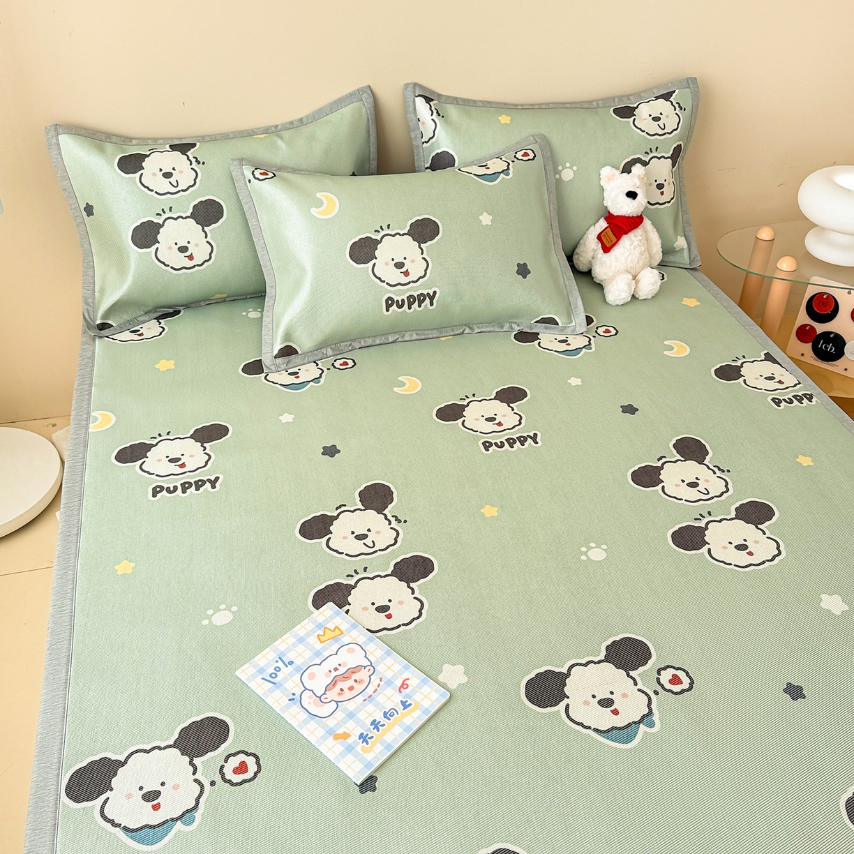 91家纺网 家纺一手货源 找家纺 懒猫家纺 2026新款250D数码印花宽边圆网冰丝凉席 星月小狗-绿