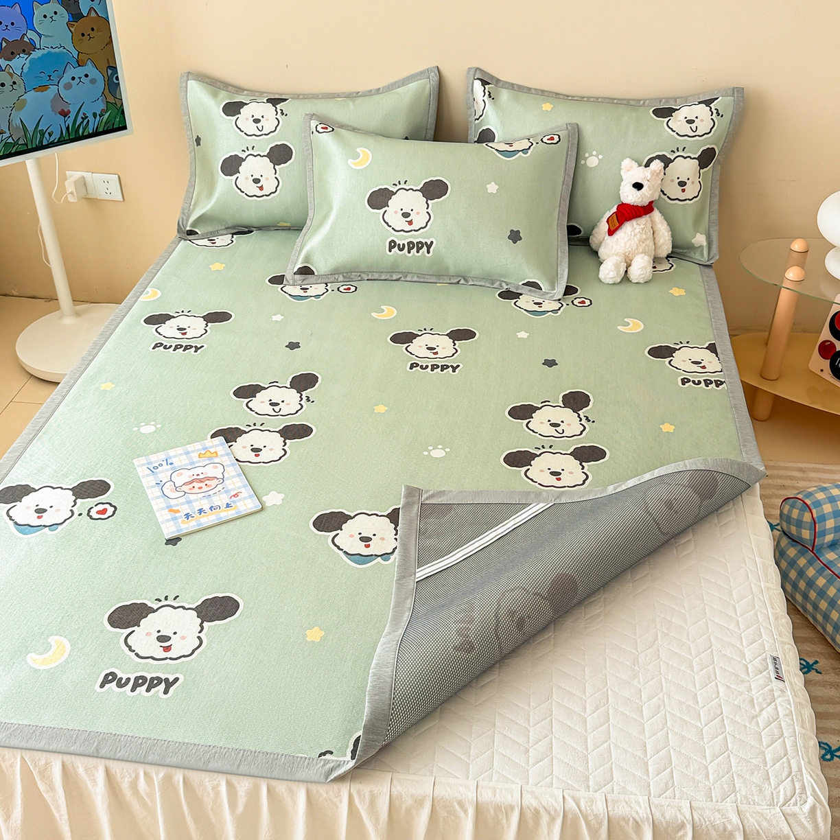 91家纺网 家纺一手货源 找家纺 懒猫家纺 2026新款250D数码印花宽边圆网冰丝凉席 星月小狗-绿