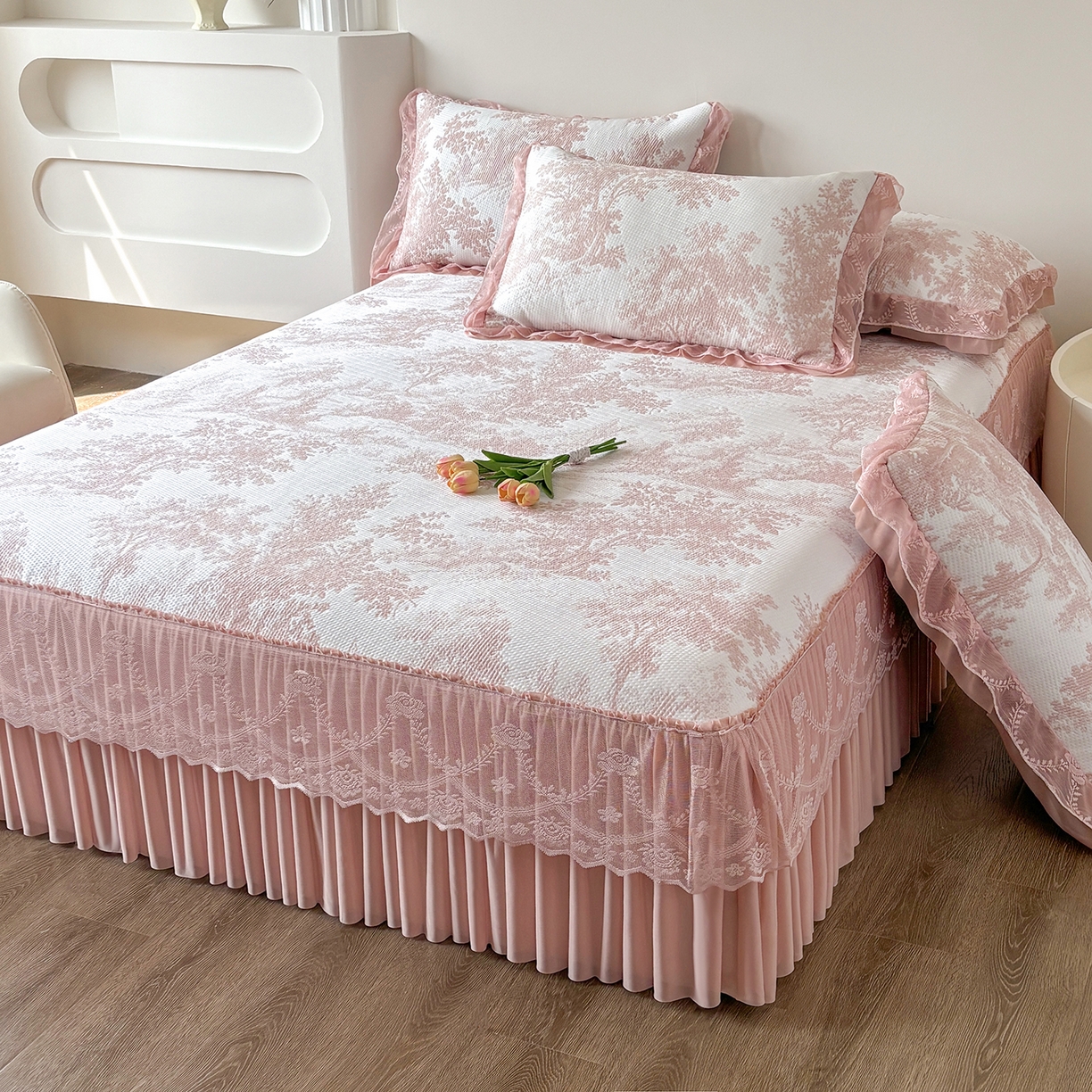 91家纺网 家纺一手货源 找家纺 金艾草 2025新款牛奶绒立体雕花夹棉床盖四件套向日葵-豆沙