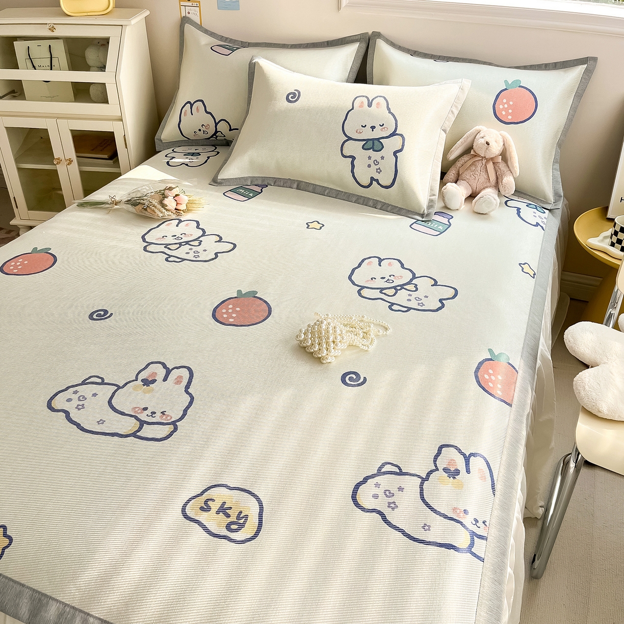 91家纺网 家纺一手货源 找家纺 懒猫家纺 2026新款250D数码印花宽边圆网冰丝凉席 元气兔