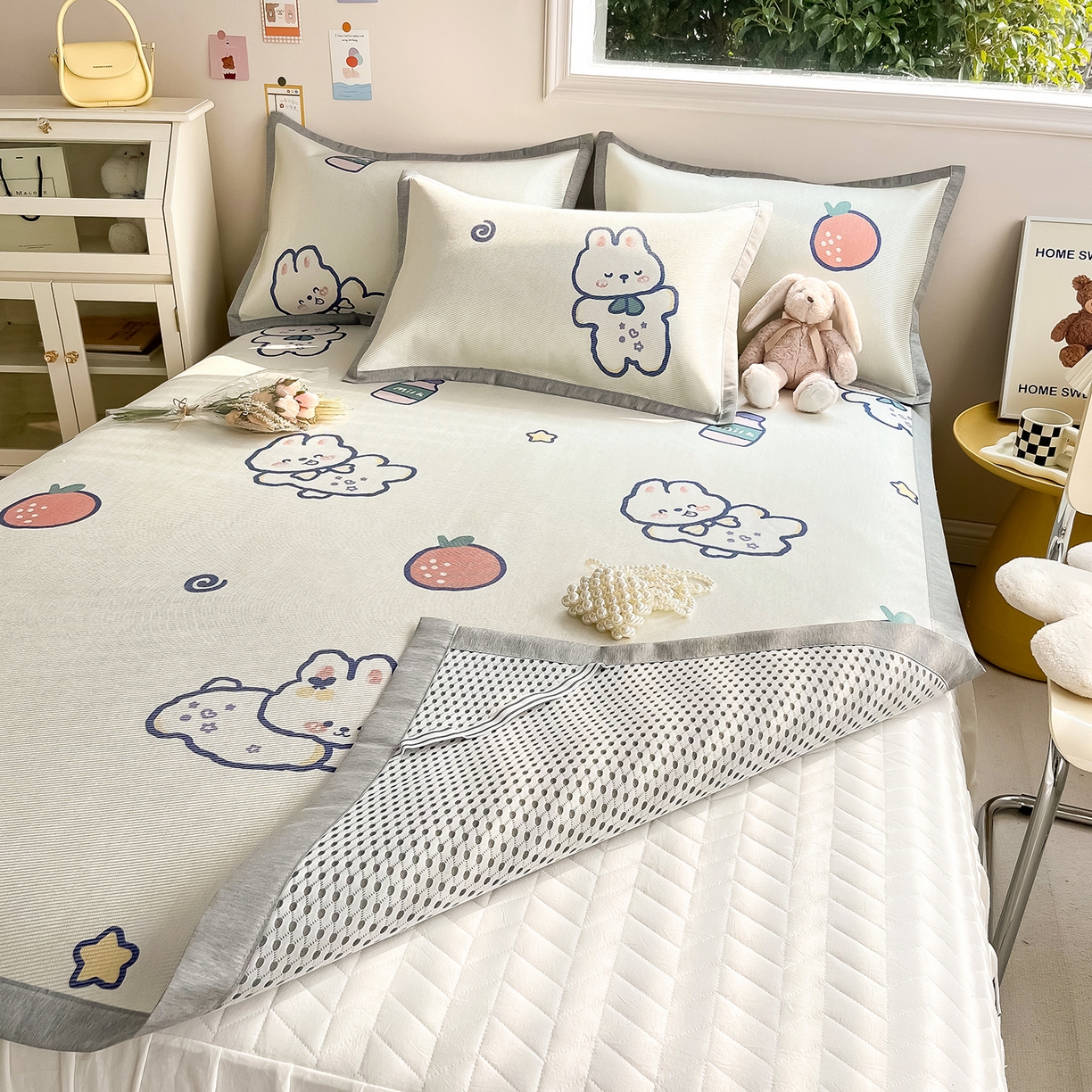 91家纺网 家纺一手货源 找家纺 懒猫家纺 2026新款250D数码印花宽边圆网冰丝凉席 元气兔