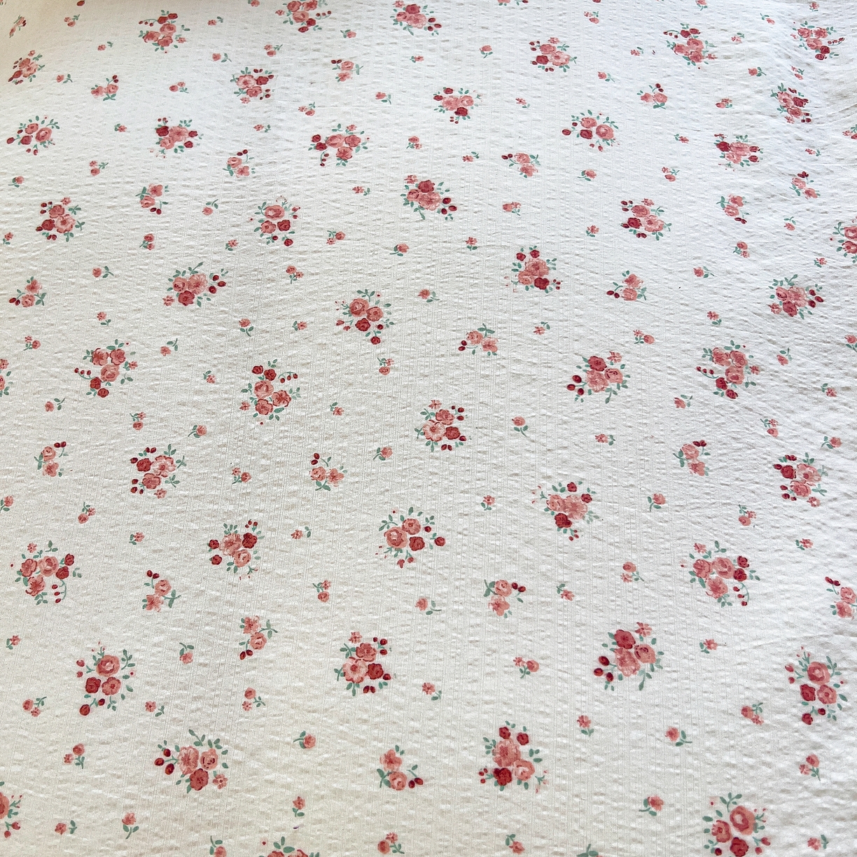 91家纺网 家纺一手货源 找家纺 找底底家纺 2026新款泡泡棉小清新双层纱床裙款四件套 春不晚