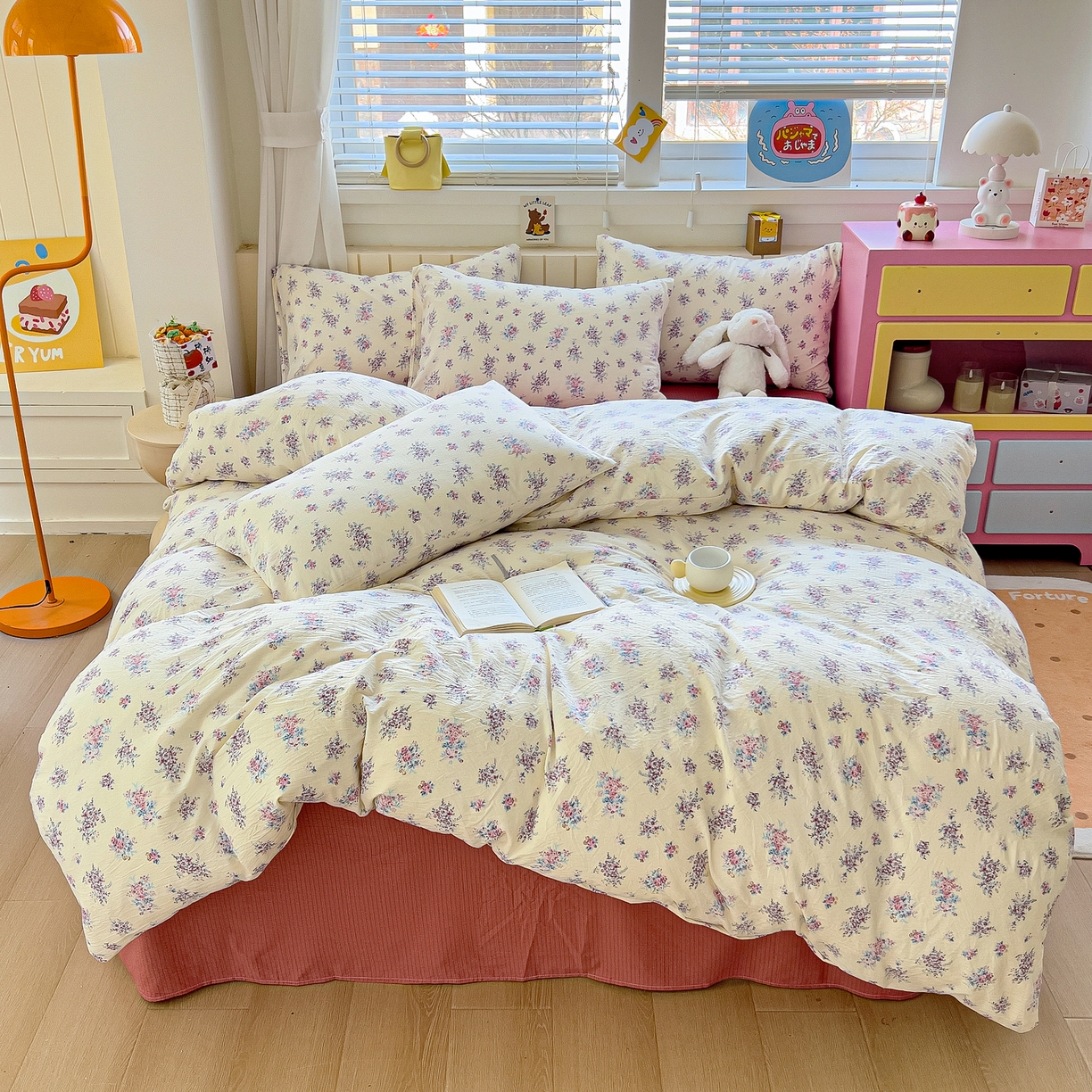 91家纺网 家纺一手货源 找家纺 找底底家纺 2026新款泡泡棉小清新双层纱床裙款四件套 红豆蔻