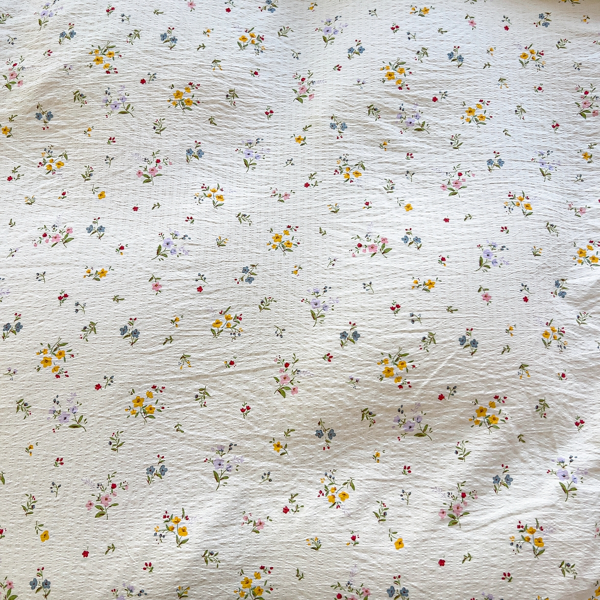 91家纺网 家纺一手货源 找家纺 找底底家纺 2026新款泡泡棉小清新双层纱床裙款四件套 花沐