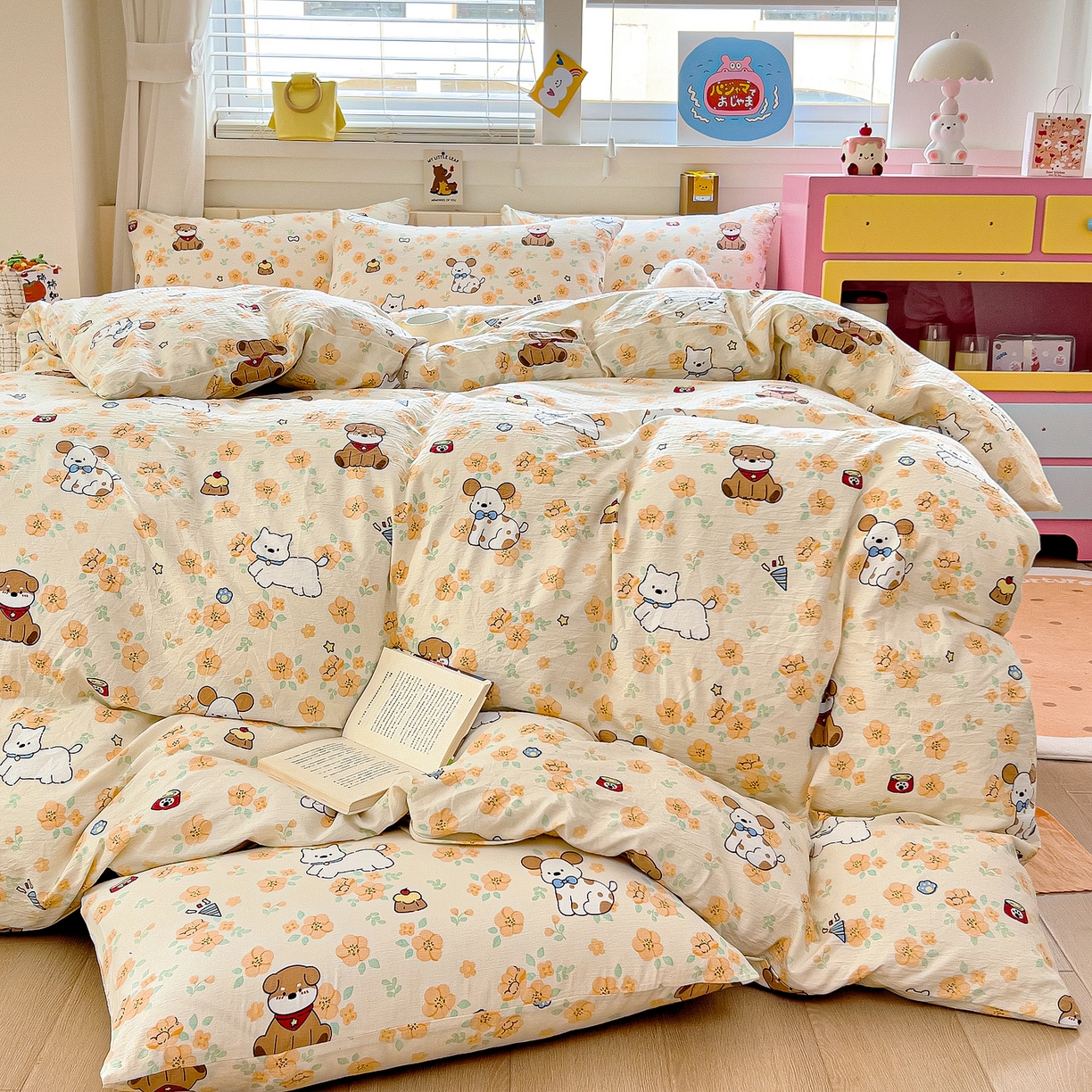 91家纺网 家纺一手货源 找家纺 找底底家纺 2026新款泡泡棉小清新双层纱床裙款四件套 萌宠拾光