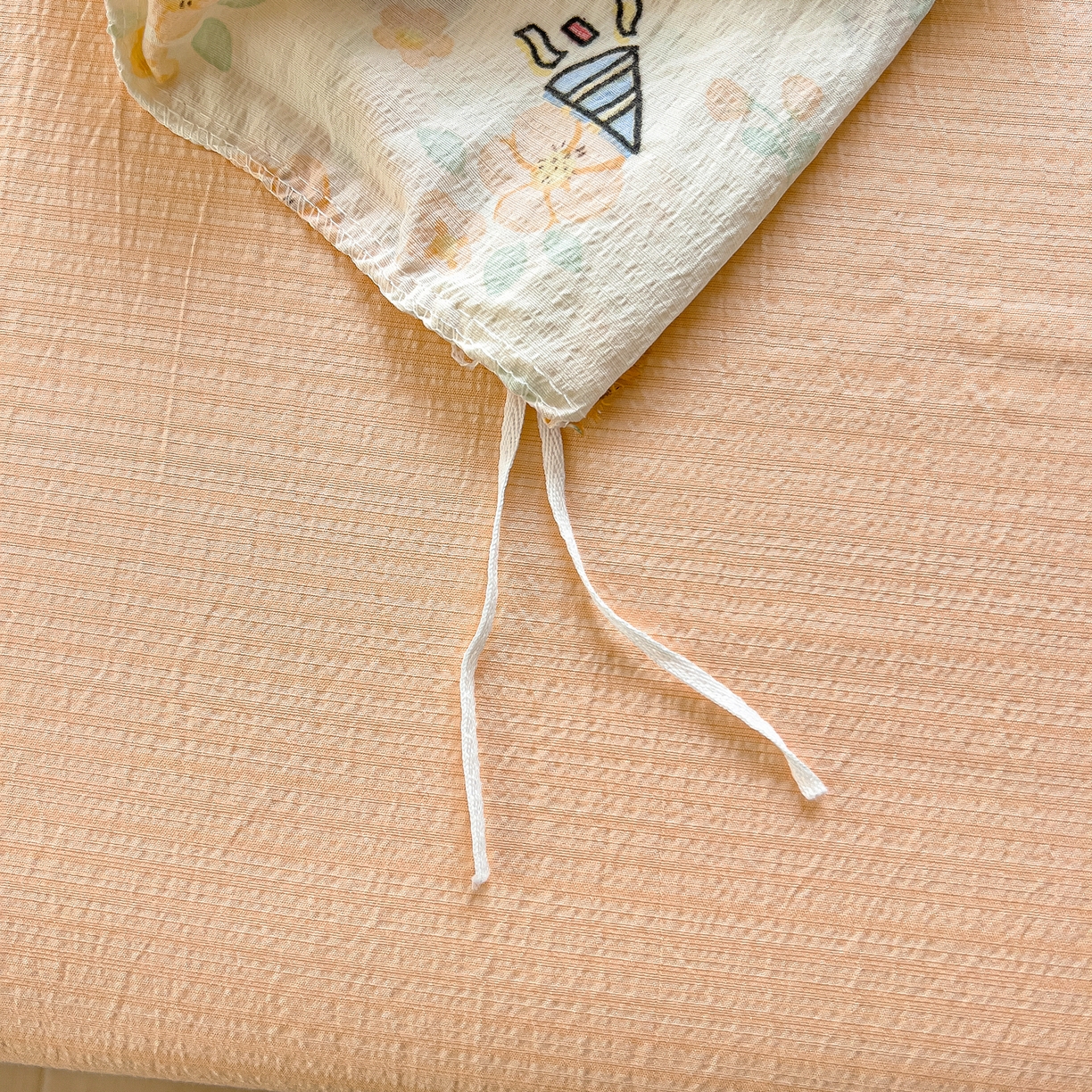 91家纺网 家纺一手货源 找家纺 找底底家纺 2026新款泡泡棉小清新双层纱床裙款四件套 萌宠拾光