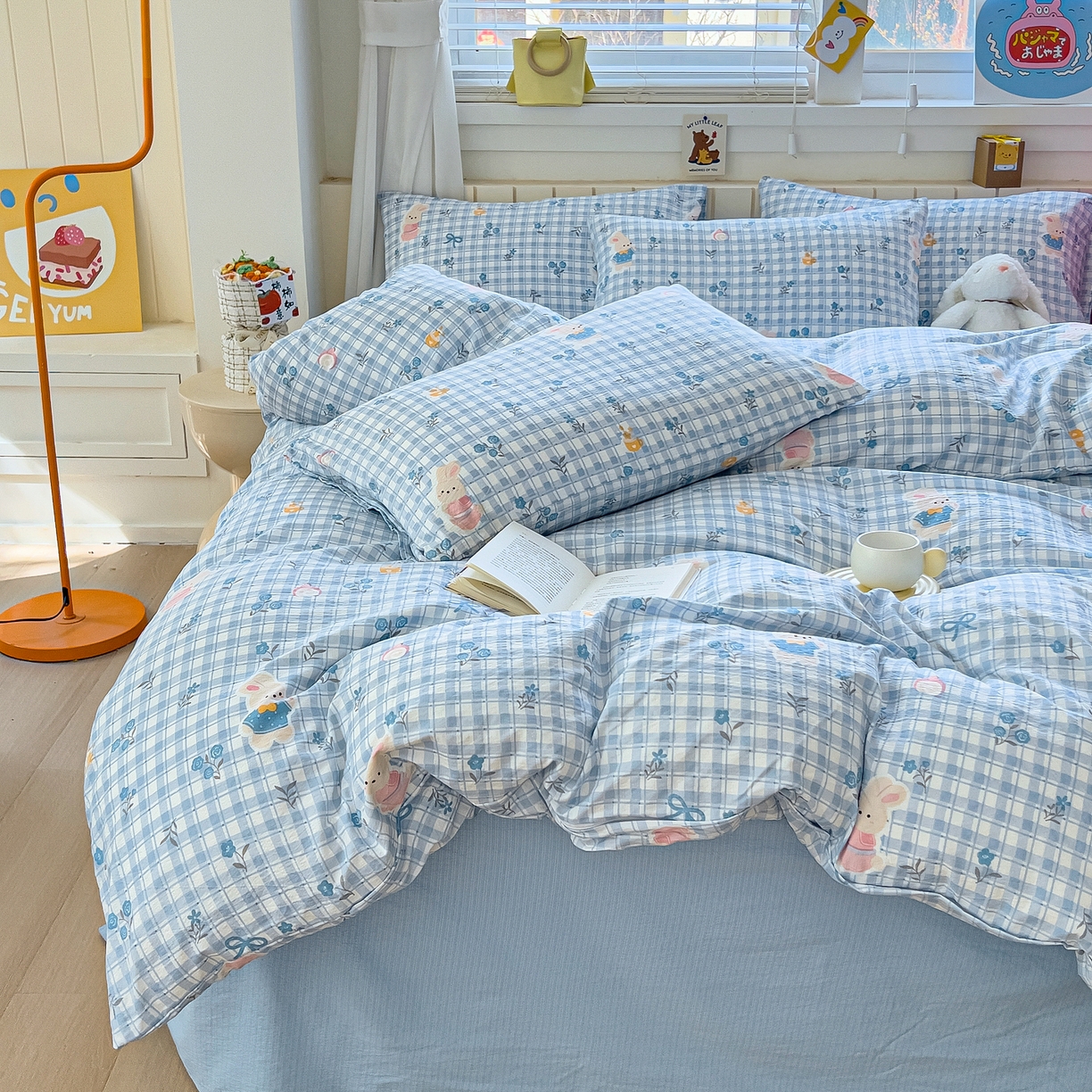 91家纺网 家纺一手货源 找家纺 找底底家纺 2026新款泡泡棉小清新双层纱床裙款四件套 雾兰格兔