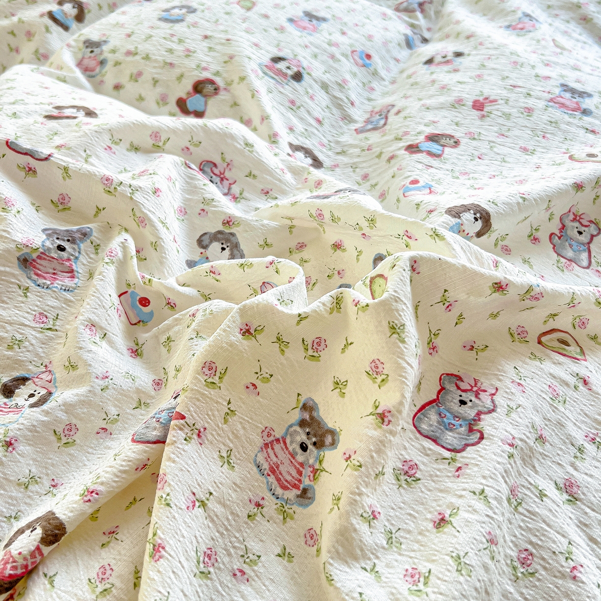 91家纺网 家纺一手货源 找家纺 找底底家纺 2026新款泡泡棉小清新双层纱床裙款四件套 西高地