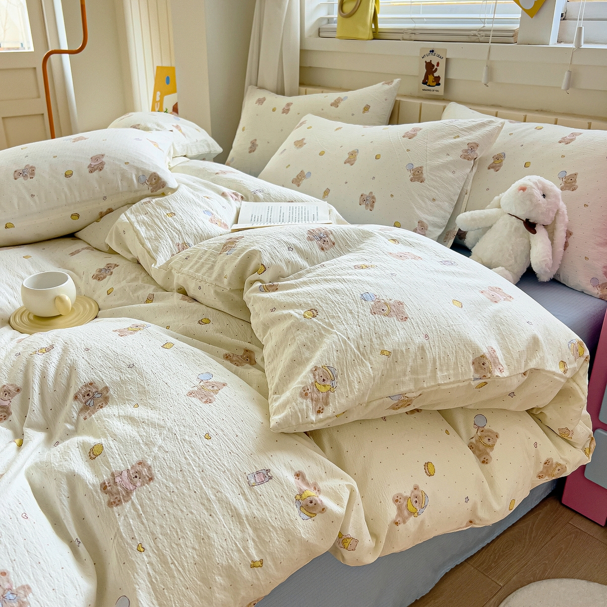 91家纺网 家纺一手货源 找家纺 找底底家纺 2026新款泡泡棉小清新双层纱床裙款四件套 熊仔