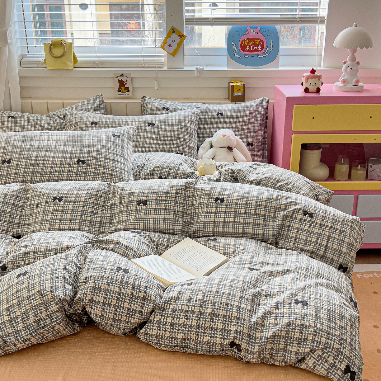 91家纺网 家纺一手货源 找家纺 找底底家纺 2026新款泡泡棉小清新双层纱床裙款四件套 遇见-格桔