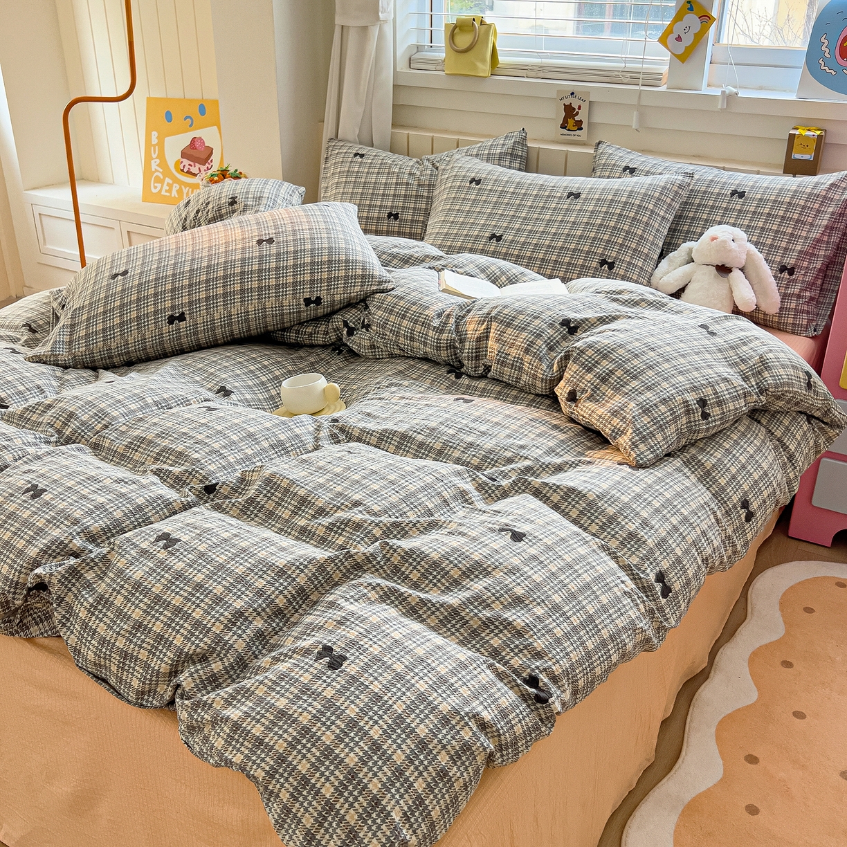 91家纺网 家纺一手货源 找家纺 找底底家纺 2026新款泡泡棉小清新双层纱床裙款四件套 遇见-格桔