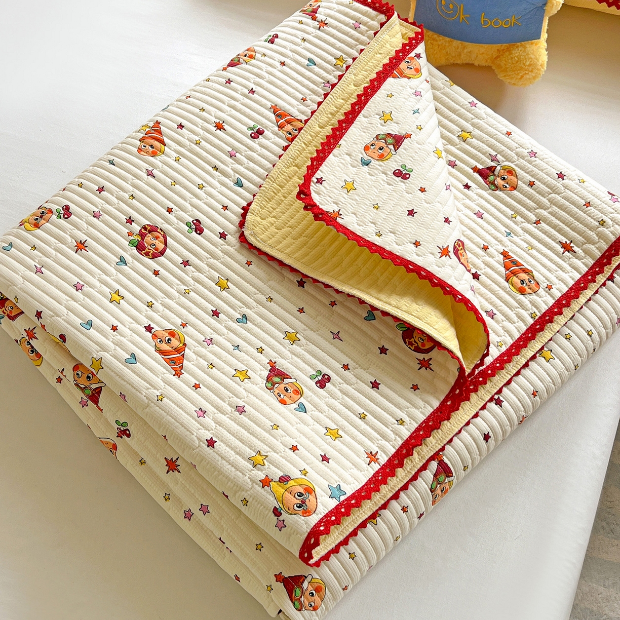 91家纺网 家纺一手货源 找家纺 恒尚居 2026新款A类泡芙纱床盖四套件泡芙棉双层纱小花边床垫床褥 奶黄星星人小花边