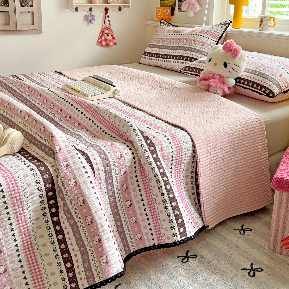 91家纺网 家纺一手货源 找家纺 恒尚居 2026新款A类泡芙纱床盖四套件泡芙棉双层纱小花边床垫床褥 粉糖泡泡猫小花边