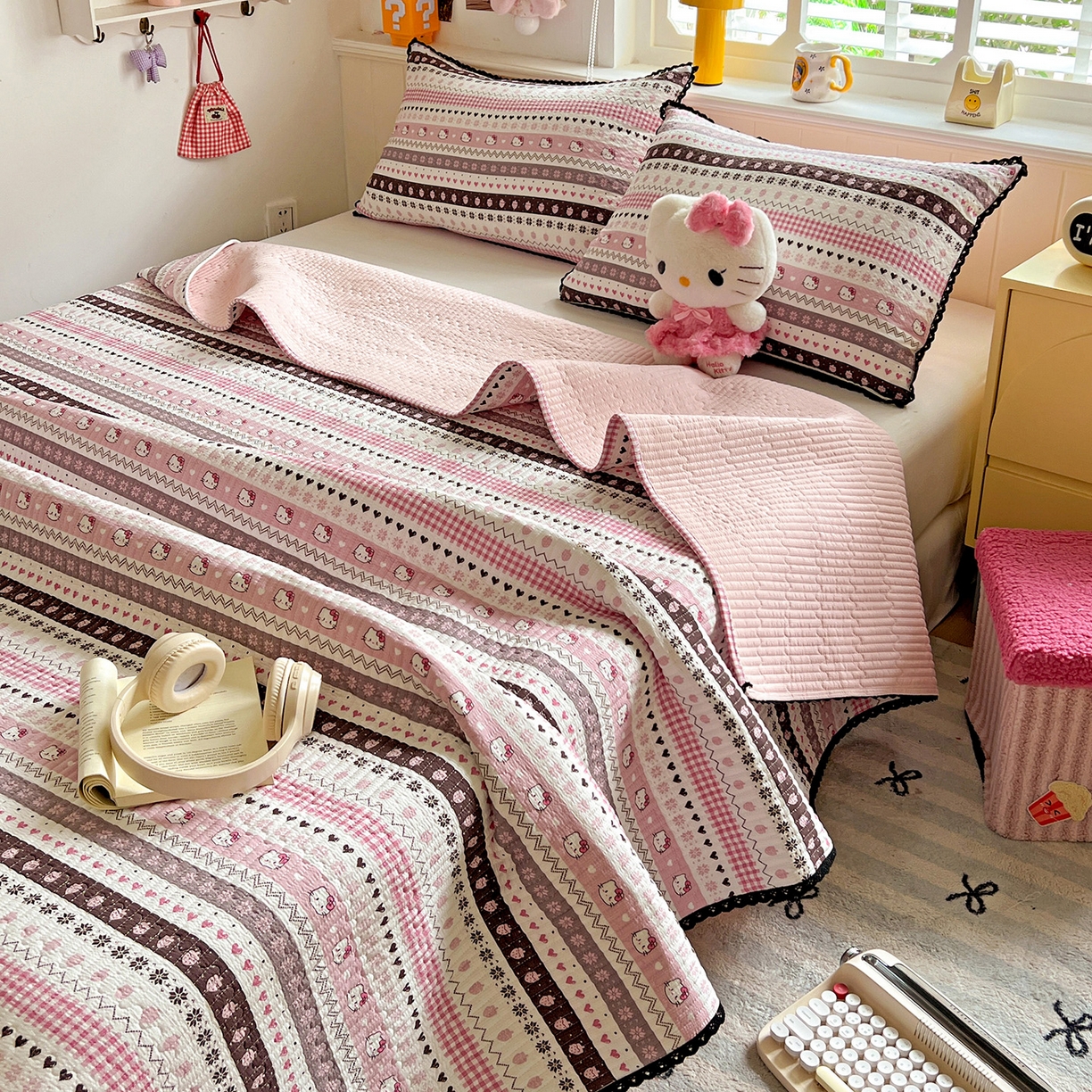 91家纺网 家纺一手货源 找家纺 恒尚居 2026新款A类泡芙纱床盖四套件泡芙棉双层纱小花边床垫床褥 粉糖泡泡猫小花边