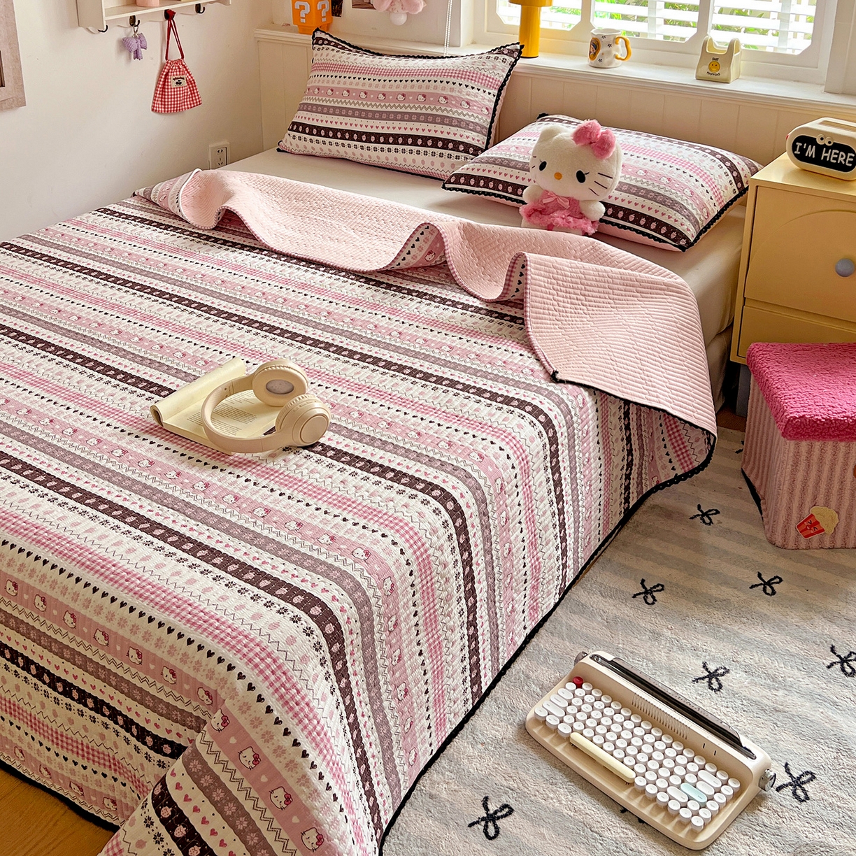 91家纺网 家纺一手货源 找家纺 恒尚居 2026新款A类泡芙纱床盖四套件泡芙棉双层纱小花边床垫床褥 粉糖泡泡猫小花边